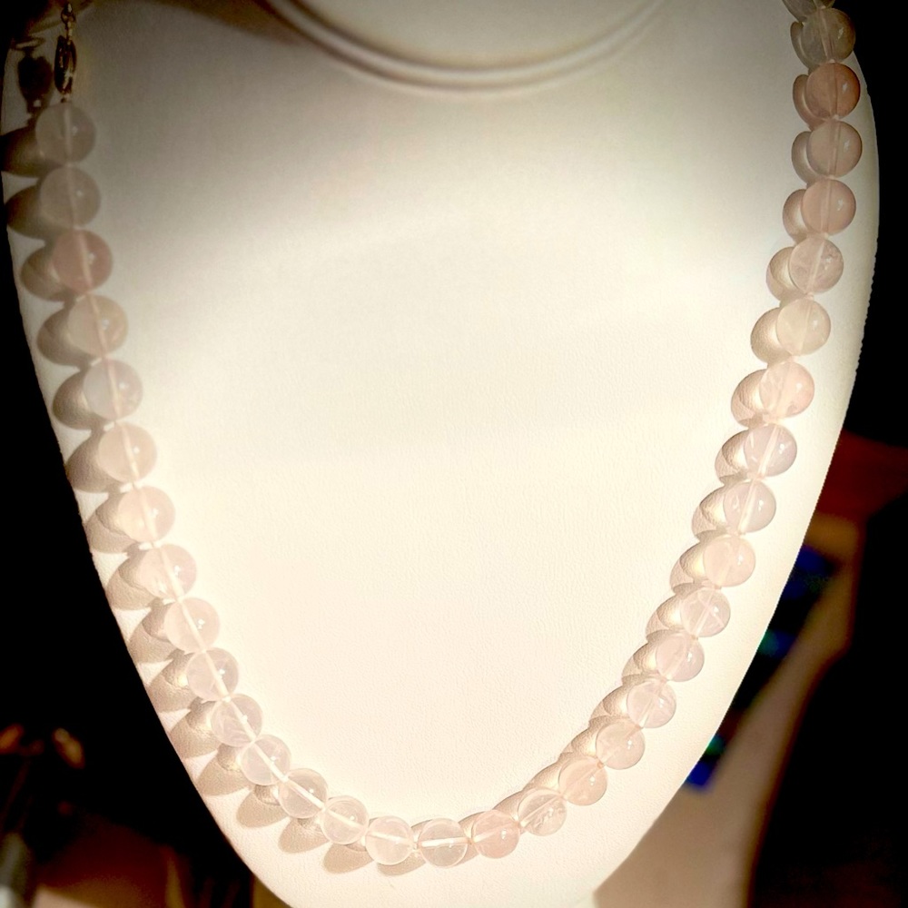 Vintage 1/20k gold marked and pink jade and crystal quartz necklace
